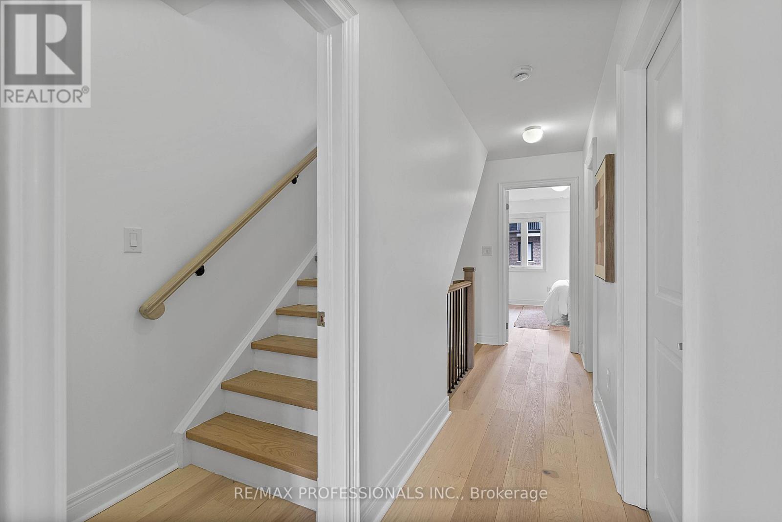 819b Oxford Street, Toronto, Ontario  M8Z 0B3 - Photo 36 - W13031606