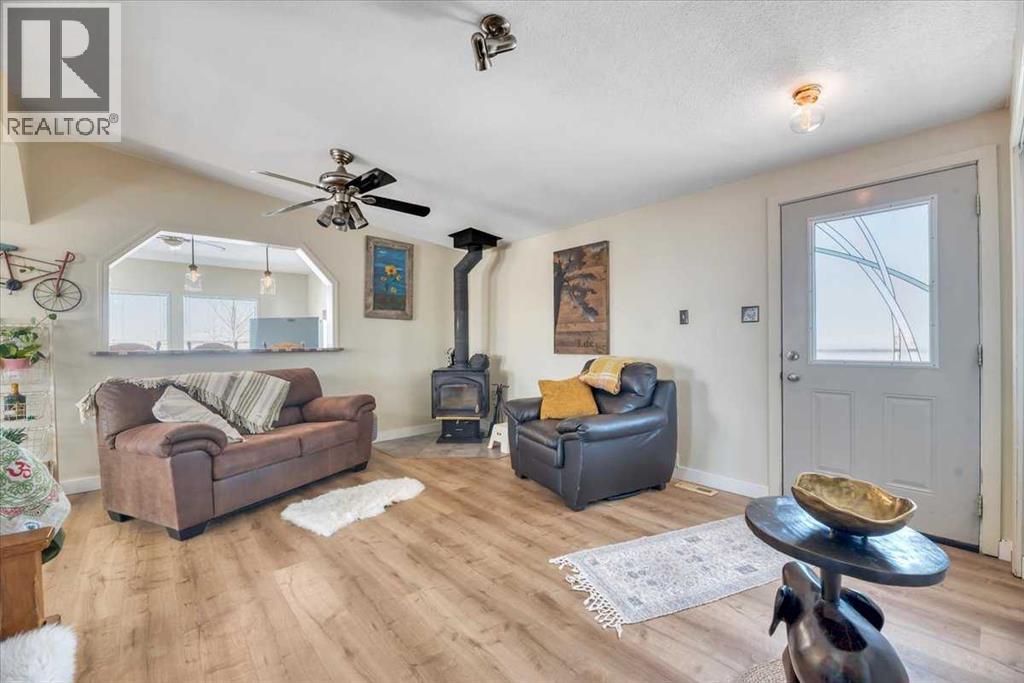 233076 Range Road 245, Rural Wheatland County, Alberta  T1P 1J6 - Photo 10 - A2303772