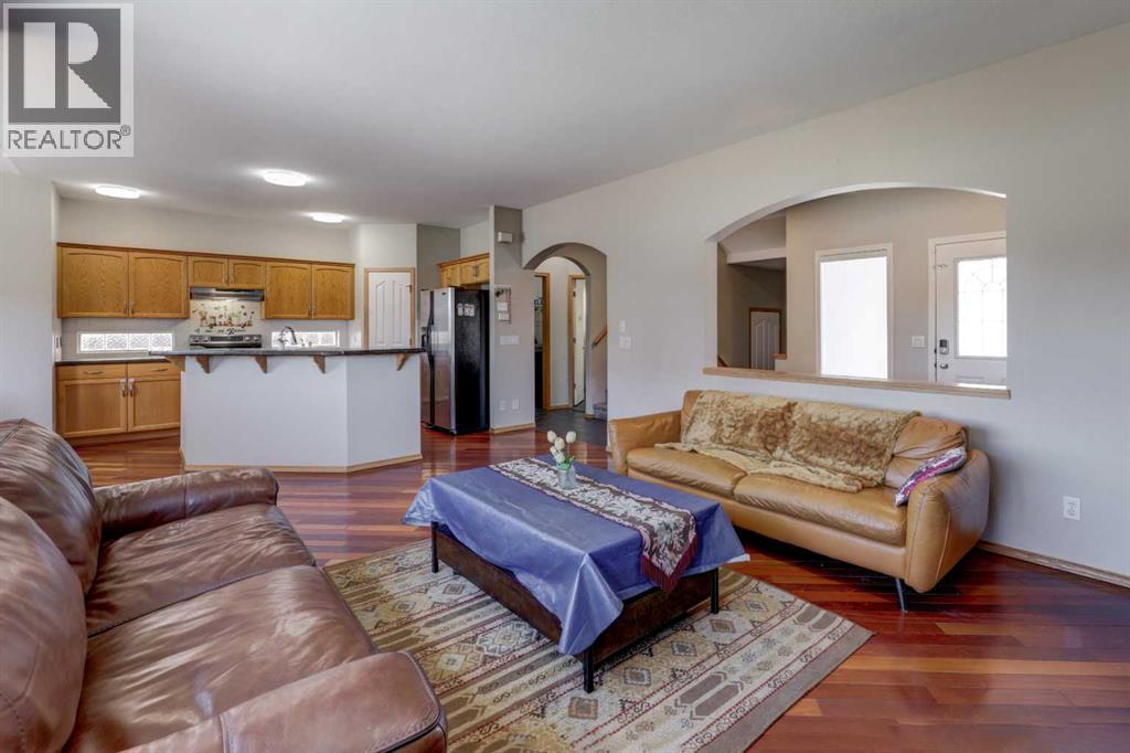 17 Royal Birch Way NW, Calgary, Alberta  T3G 5X8 - Photo 5 - A2304084