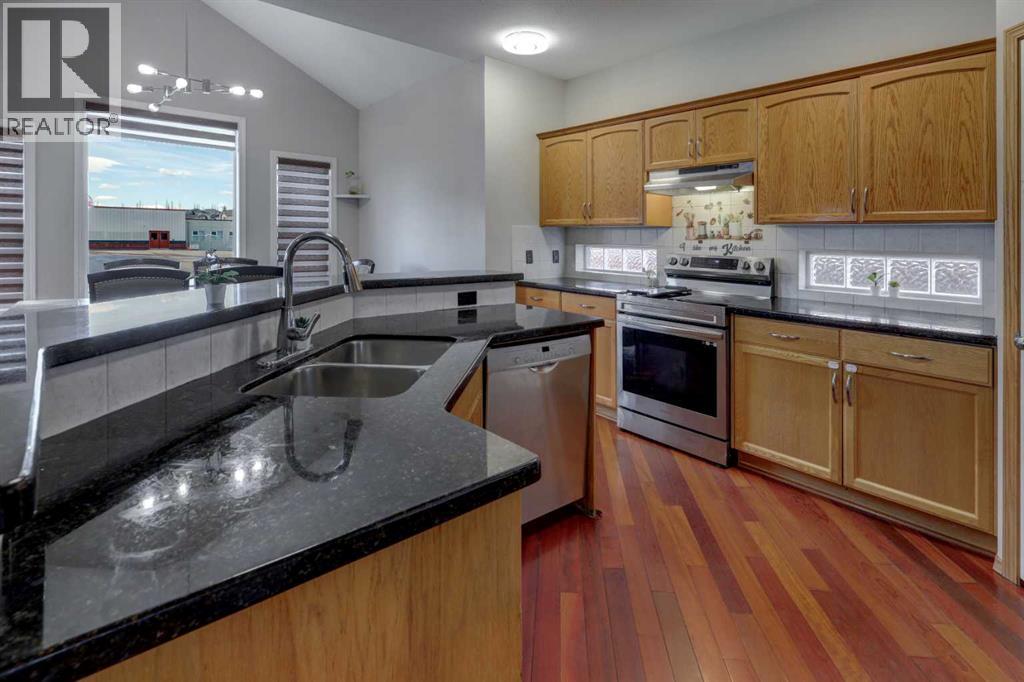 17 Royal Birch Way NW, Calgary, Alberta  T3G 5X8 - Photo 8 - A2304084