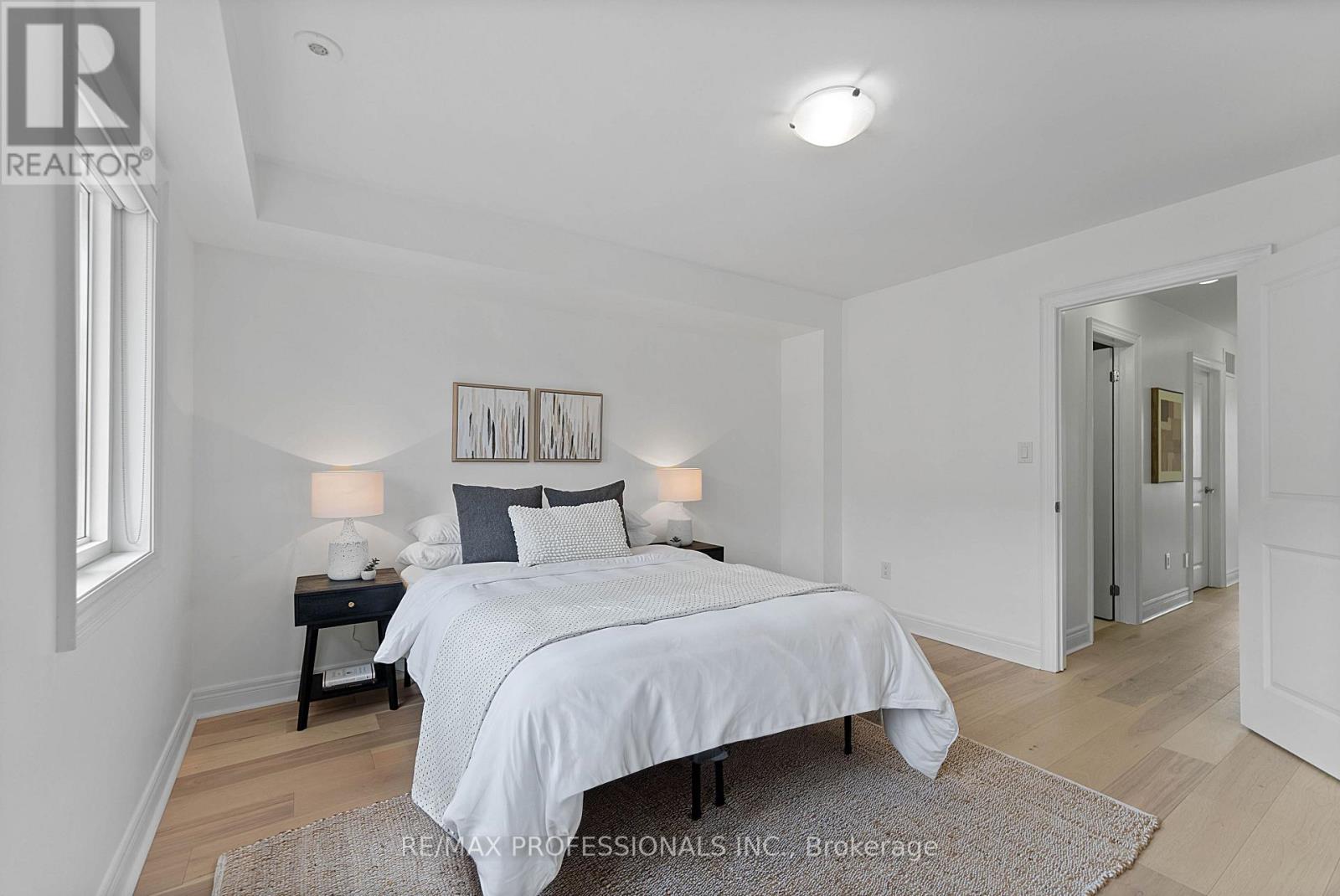 819b Oxford Street, Toronto, Ontario  M8Z 0B3 - Photo 31 - W13031606