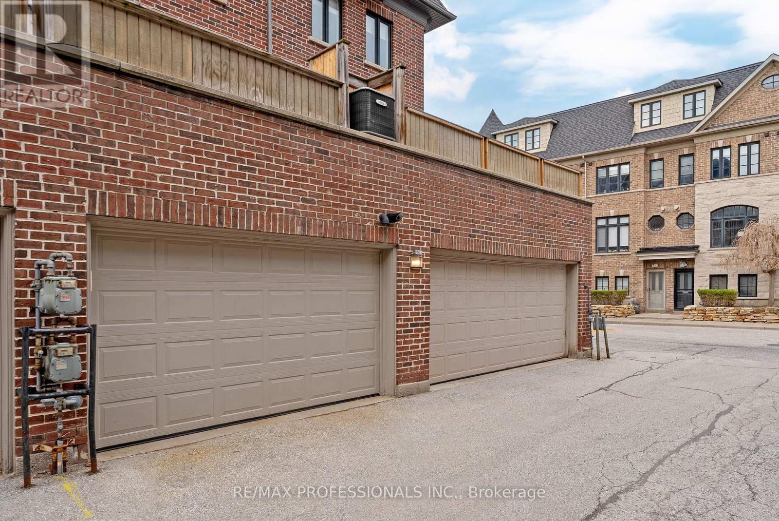 819b Oxford Street, Toronto, Ontario  M8Z 0B3 - Photo 48 - W13031606