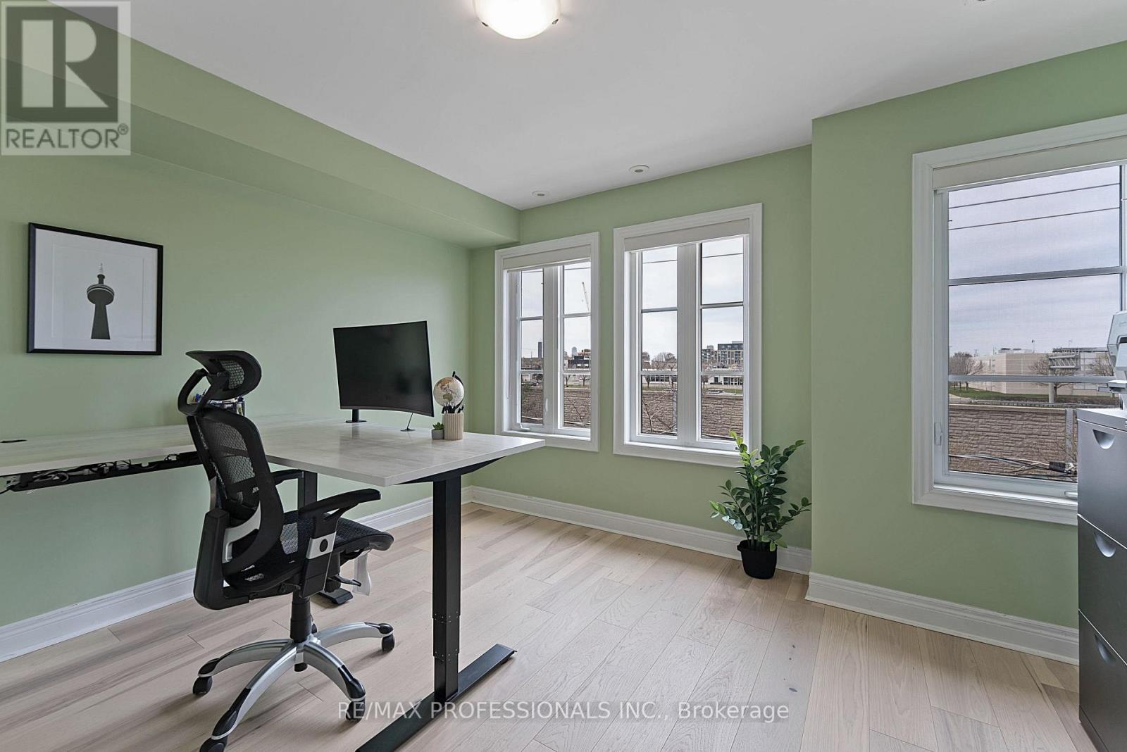 819b Oxford Street, Toronto, Ontario  M8Z 0B3 - Photo 32 - W13031606