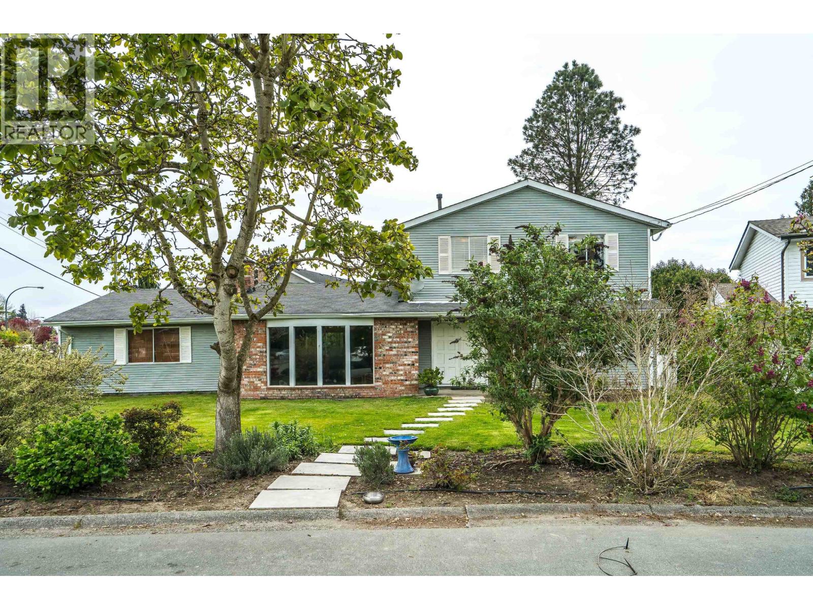 5463 50 AVENUE, Ladner, British Columbia