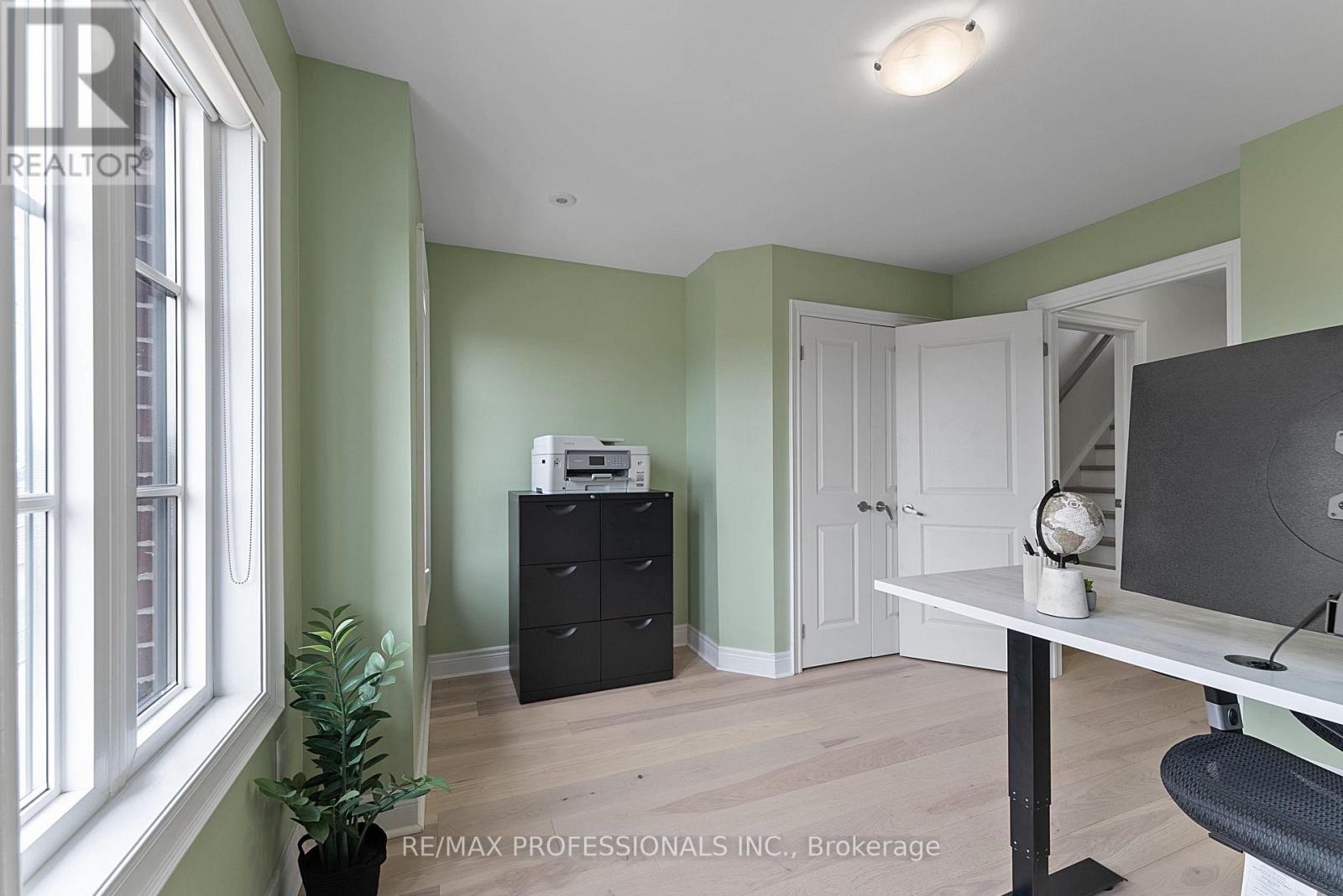 819b Oxford Street, Toronto, Ontario  M8Z 0B3 - Photo 33 - W13031606