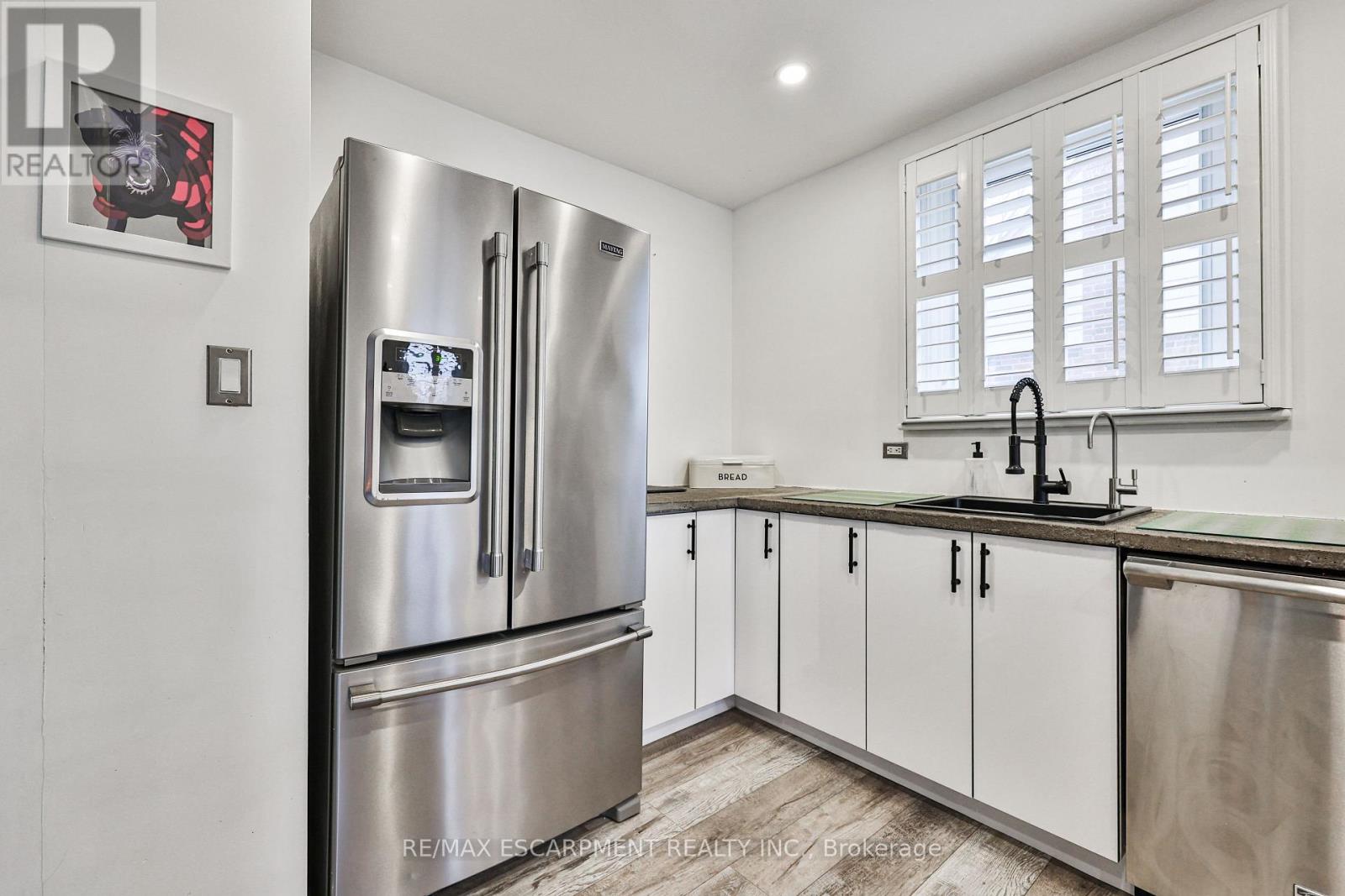 60 Galbraith Drive, Hamilton (Stoney Creek), Ontario  L8G 1Z9 - Photo 7 - X13032252