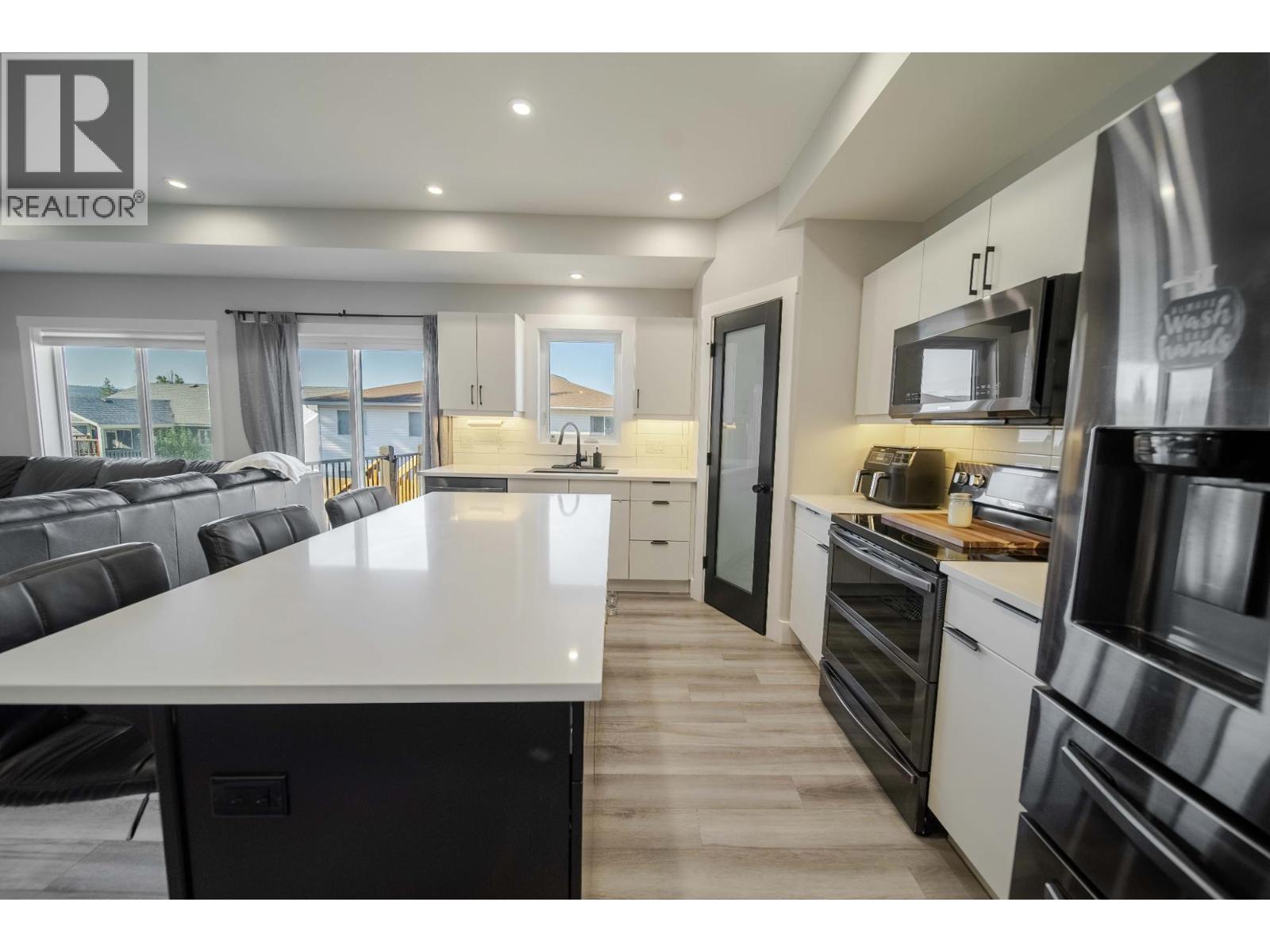 2992 Eagle Ridge Point N, Cranbrook, British Columbia  V1C 6K9 - Photo 2 - 10384491