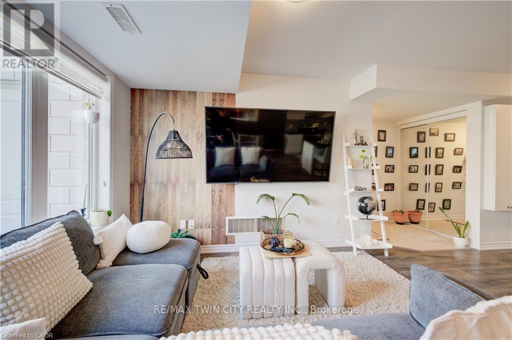 142 Daylily Lane, Kitchener, Ontario  N2R 0L7 - Photo 11 - X13032350