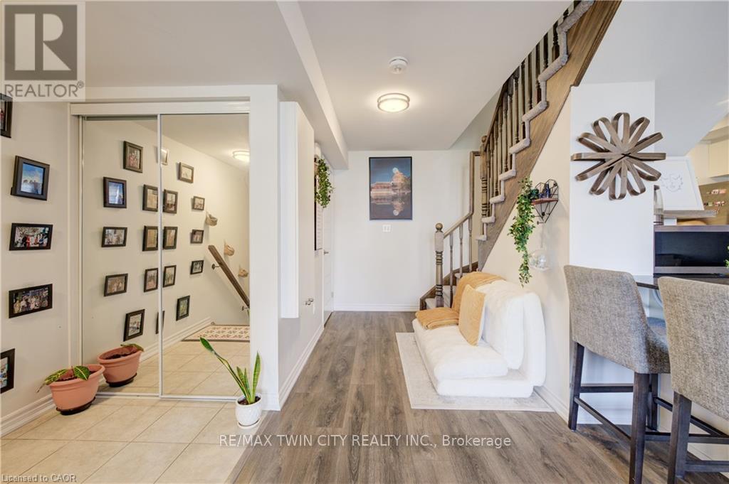 142 Daylily Lane, Kitchener, Ontario  N2R 0L7 - Photo 13 - X13032350