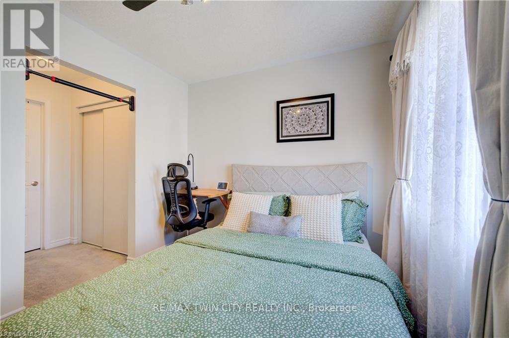 142 Daylily Lane, Kitchener, Ontario  N2R 0L7 - Photo 23 - X13032350