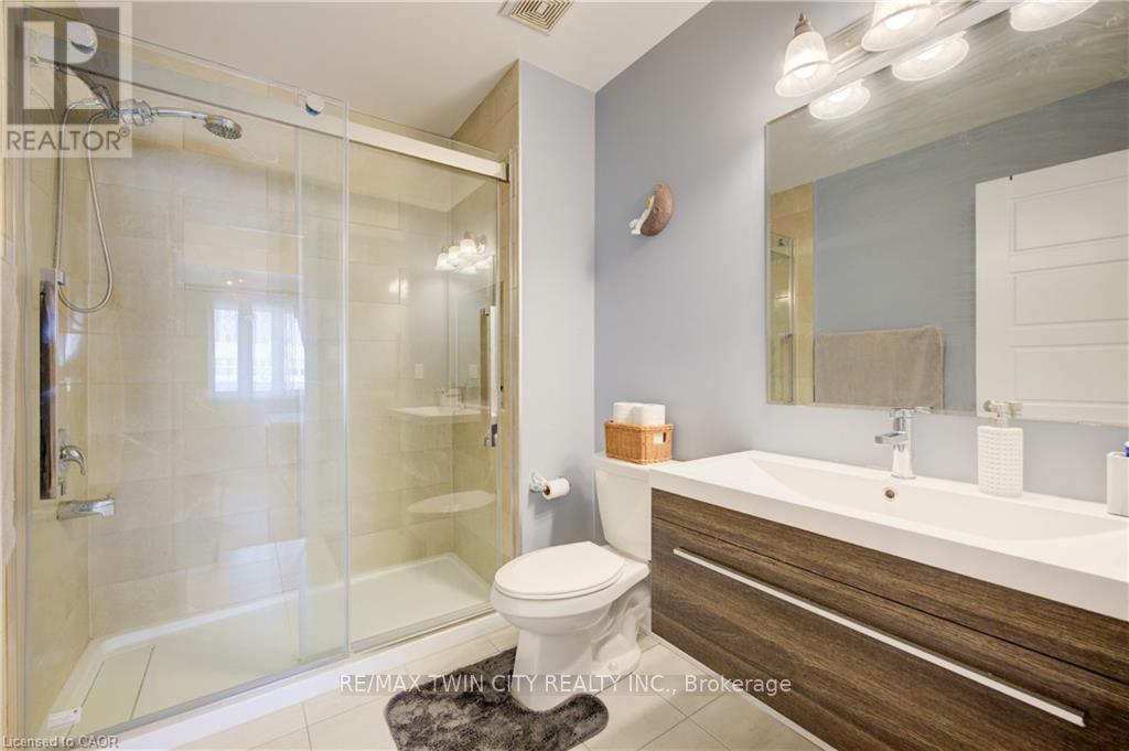 142 Daylily Lane, Kitchener, Ontario  N2R 0L7 - Photo 24 - X13032350