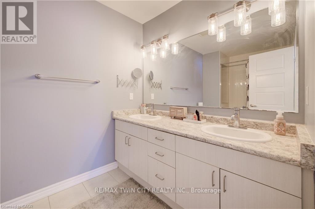 142 Daylily Lane, Kitchener, Ontario  N2R 0L7 - Photo 29 - X13032350