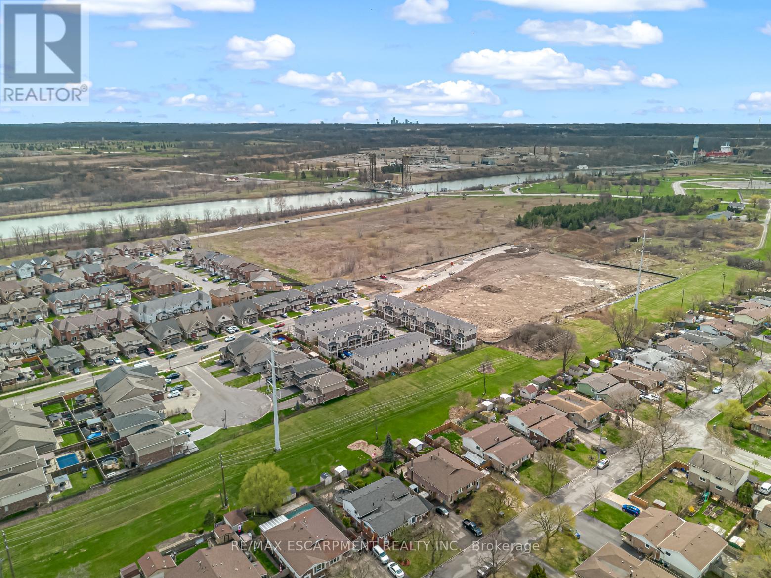 82 OLIVER LANE & 4 FORESTWOOD DRIVE, St. Catharines, Ontario