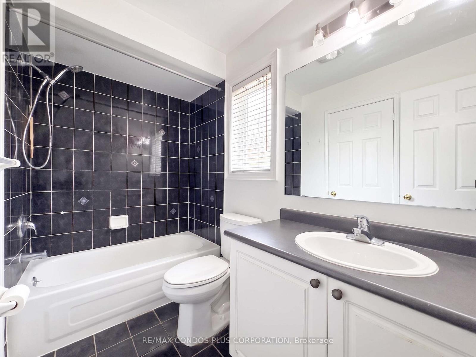 517 Ravenstone Crescent, Mississauga, Ontario  L5R 4A6 - Photo 20 - W12807886