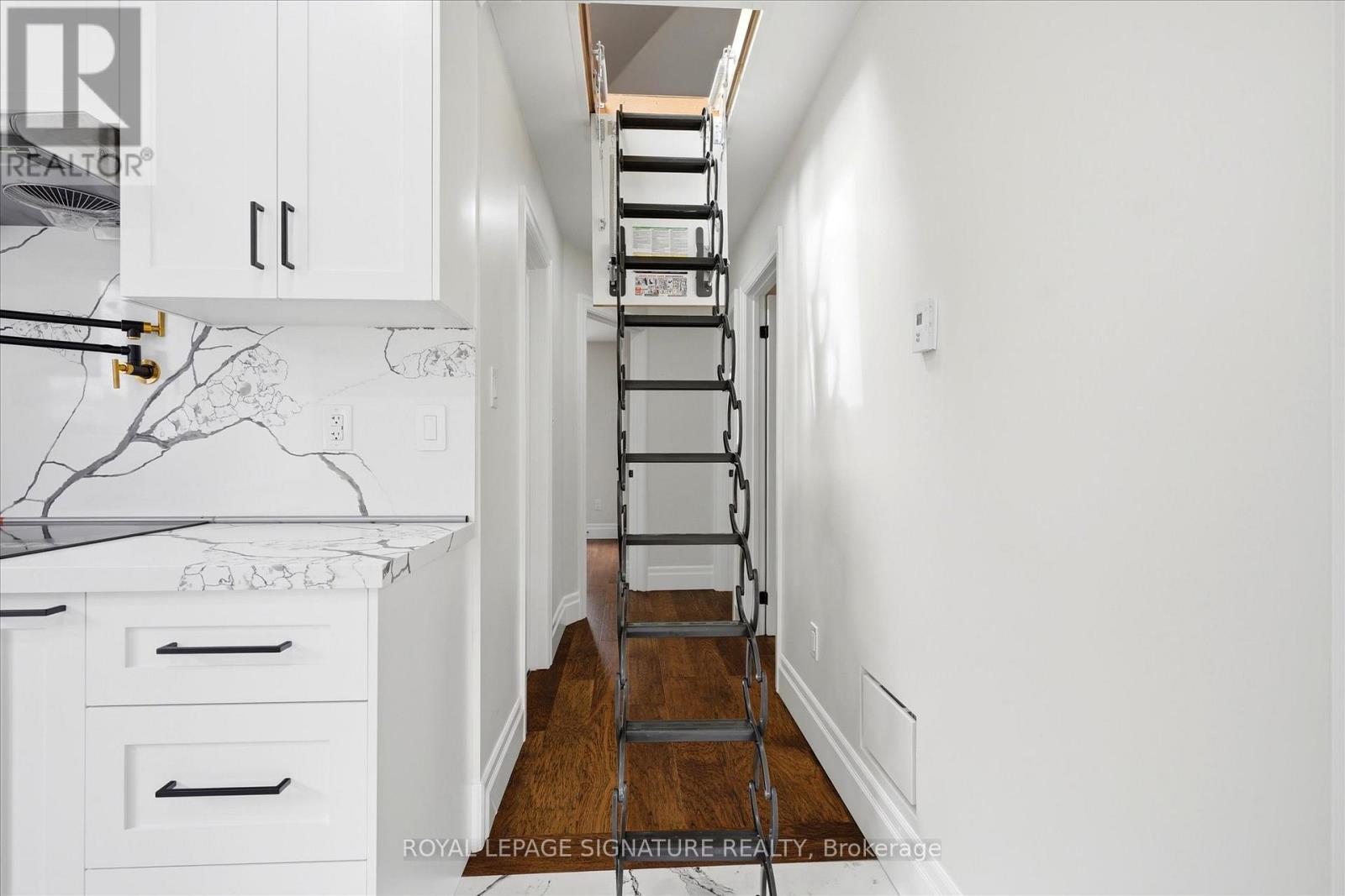 24 Treeview Drive, Toronto, Ontario  M8W 4B9 - Photo 21 - W13029572