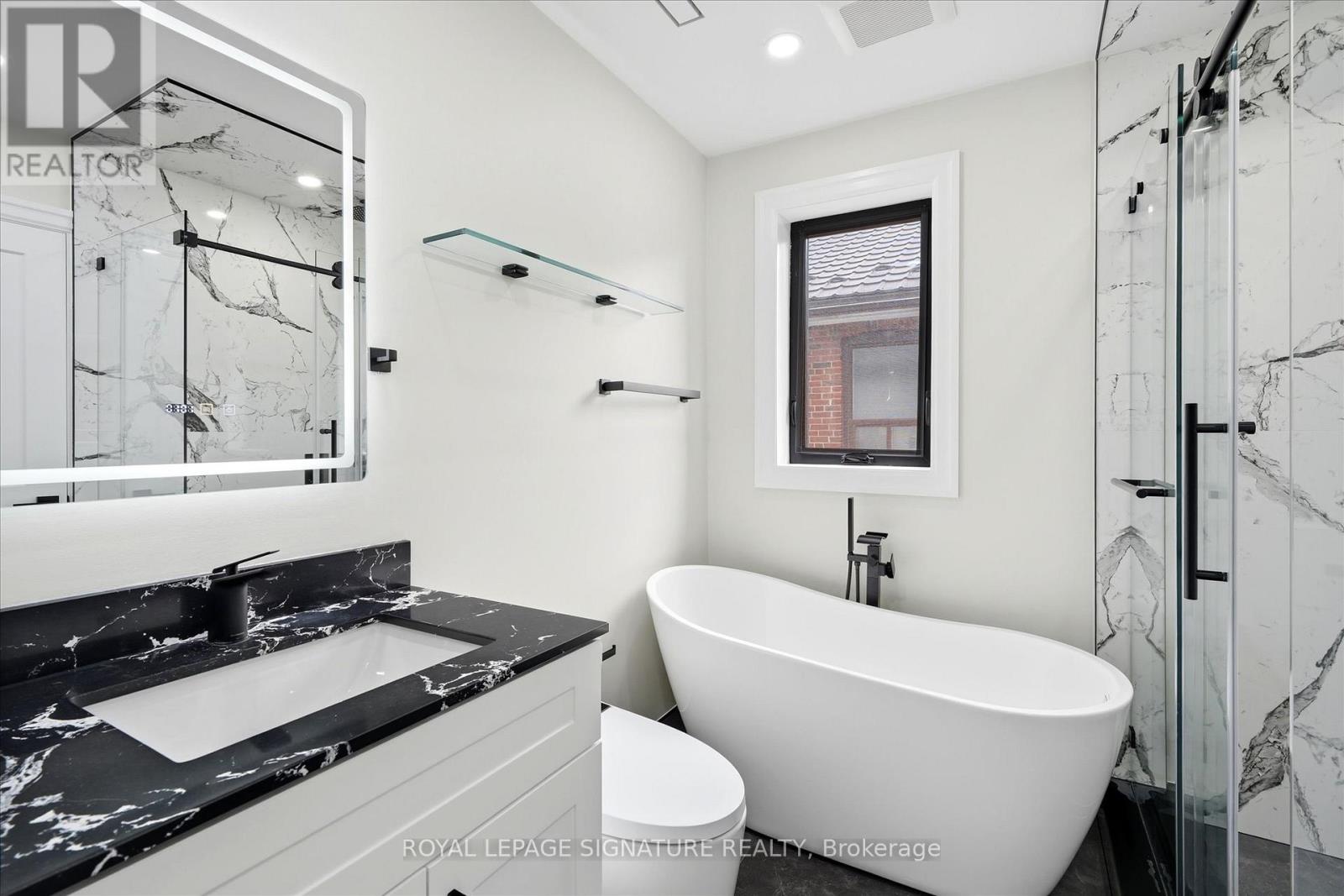 24 Treeview Drive, Toronto, Ontario  M8W 4B9 - Photo 13 - W13029572