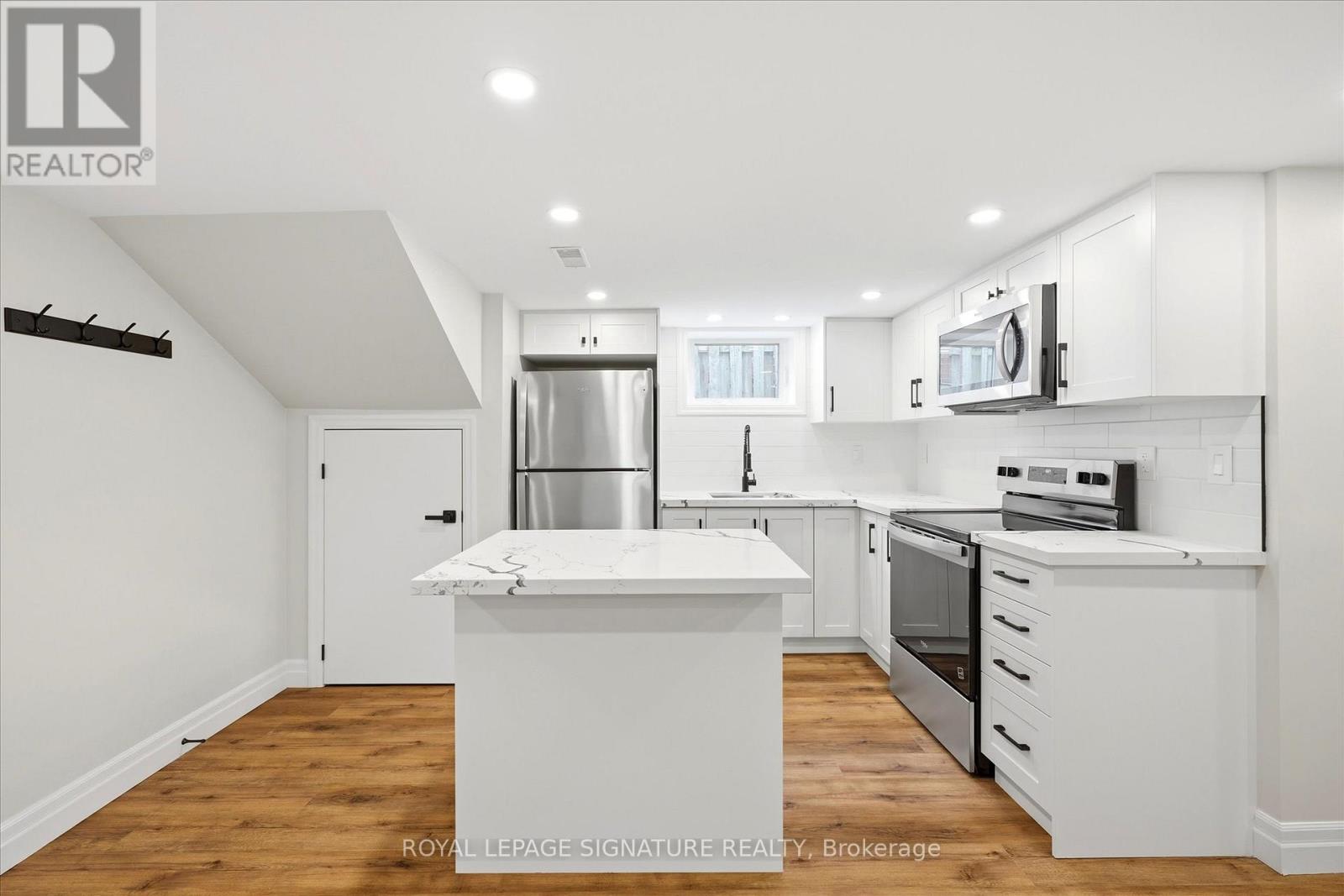 24 Treeview Drive, Toronto, Ontario  M8W 4B9 - Photo 28 - W13029572