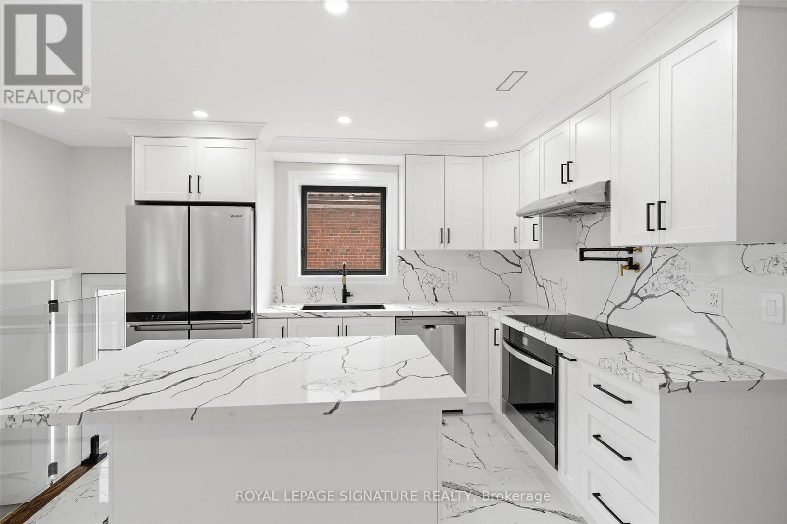 24 Treeview Drive, Toronto, Ontario  M8W 4B9 - Photo 5 - W13029572