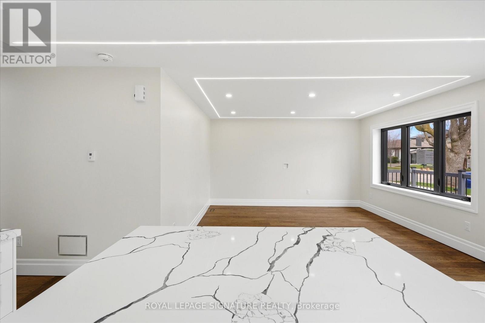 24 Treeview Drive, Toronto, Ontario  M8W 4B9 - Photo 7 - W13029572