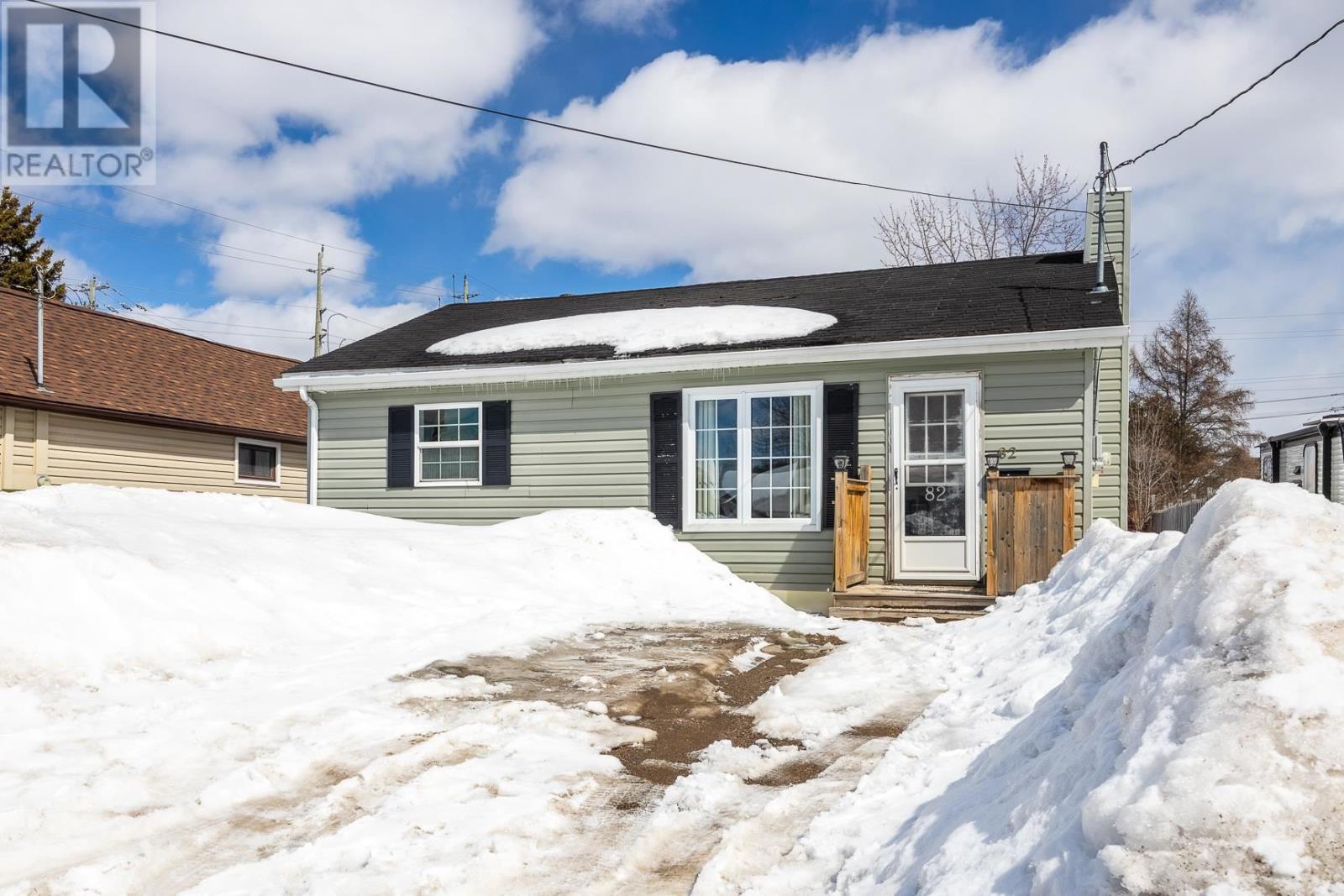 82 Cameron Ave, Sault Ste. Marie, Ontario  P6B 4X2 - Photo 1 - SM260672