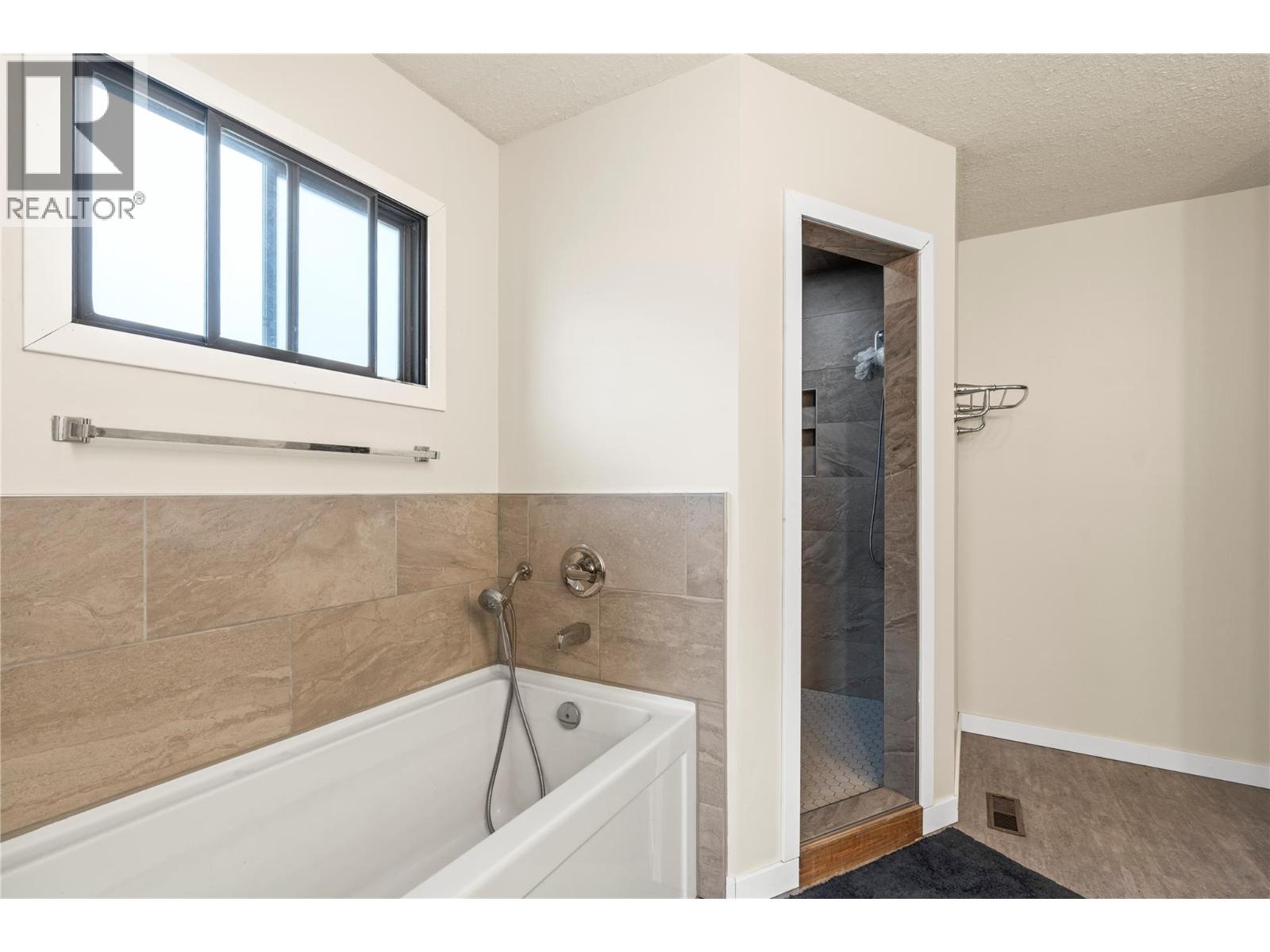 6515 Eagle Road, Vernon, British Columbia  V1H 1W4 - Photo 29 - 10384432