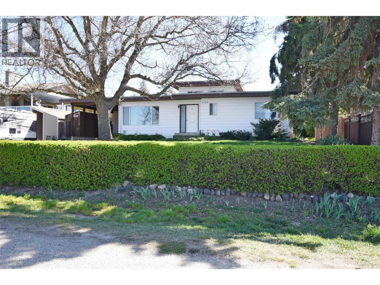 5755 Mcclure Road, Vernon, British Columbia  V1B 3R1 - Photo 3 - 10384060