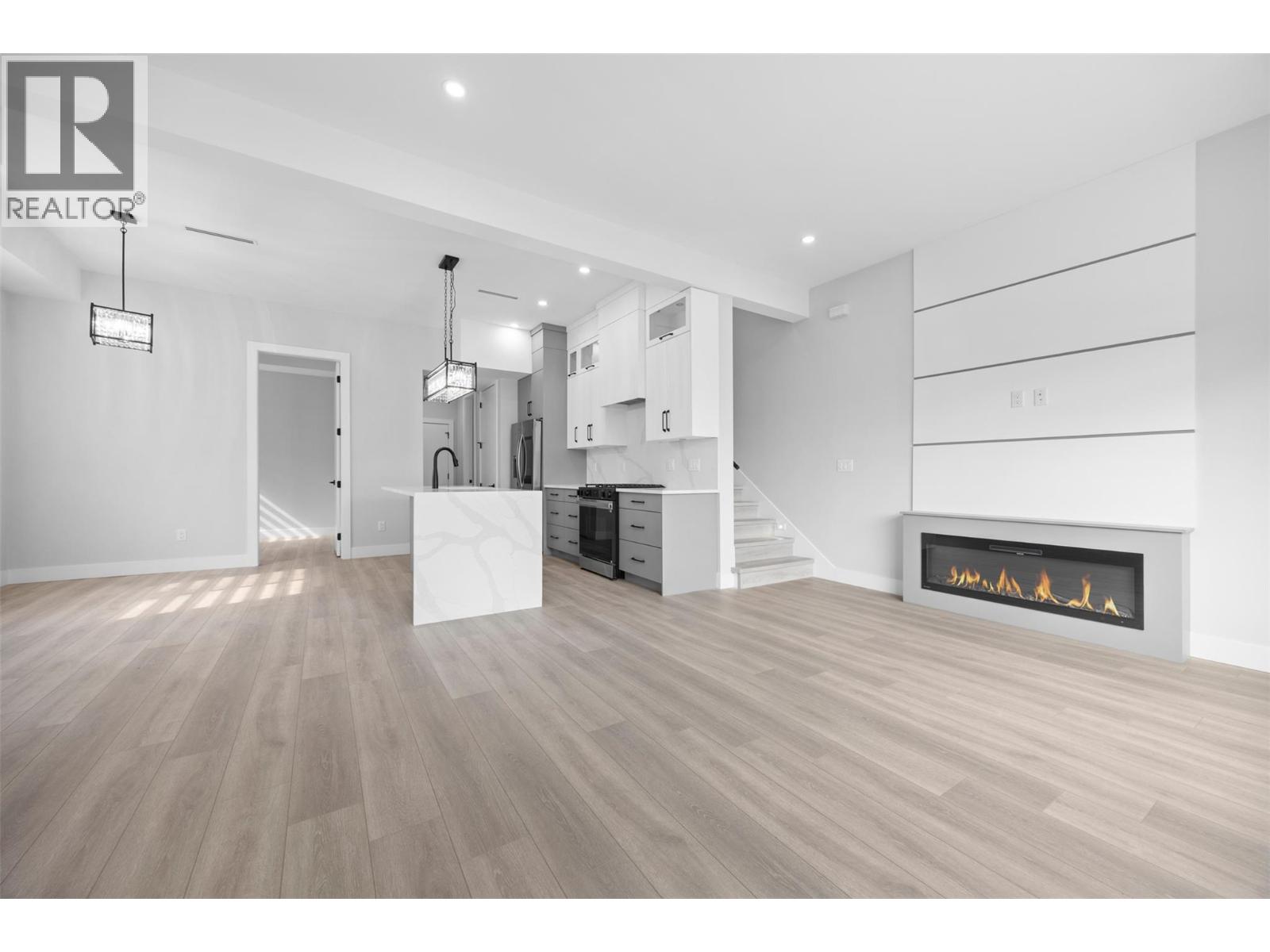 954 Stockwell Avenue Unit# 1, Kelowna, British Columbia  V1Y 6W2 - Photo 5 - 10382162