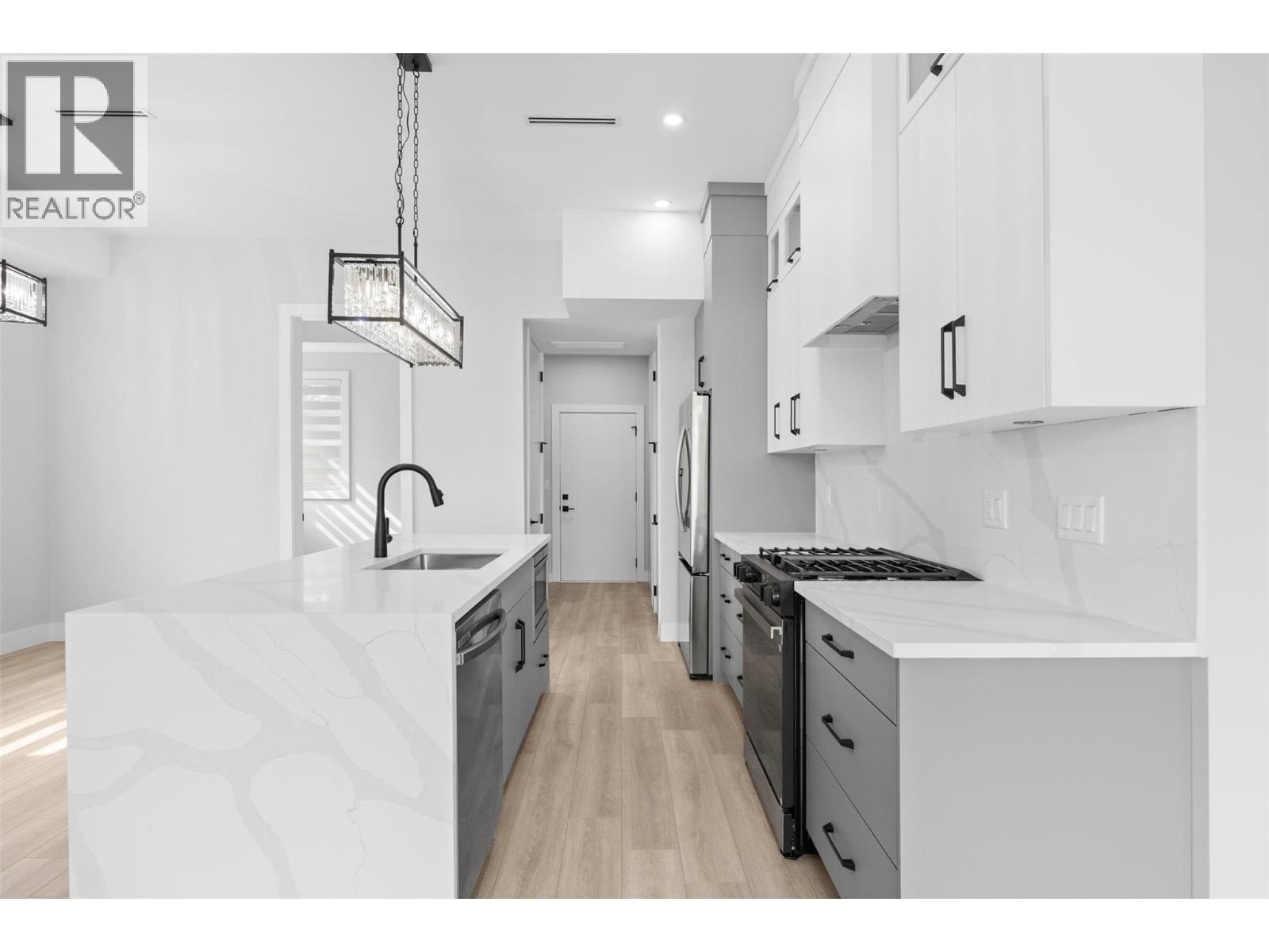 954 Stockwell Avenue Unit# 1, Kelowna, British Columbia  V1Y 6W2 - Photo 8 - 10382162