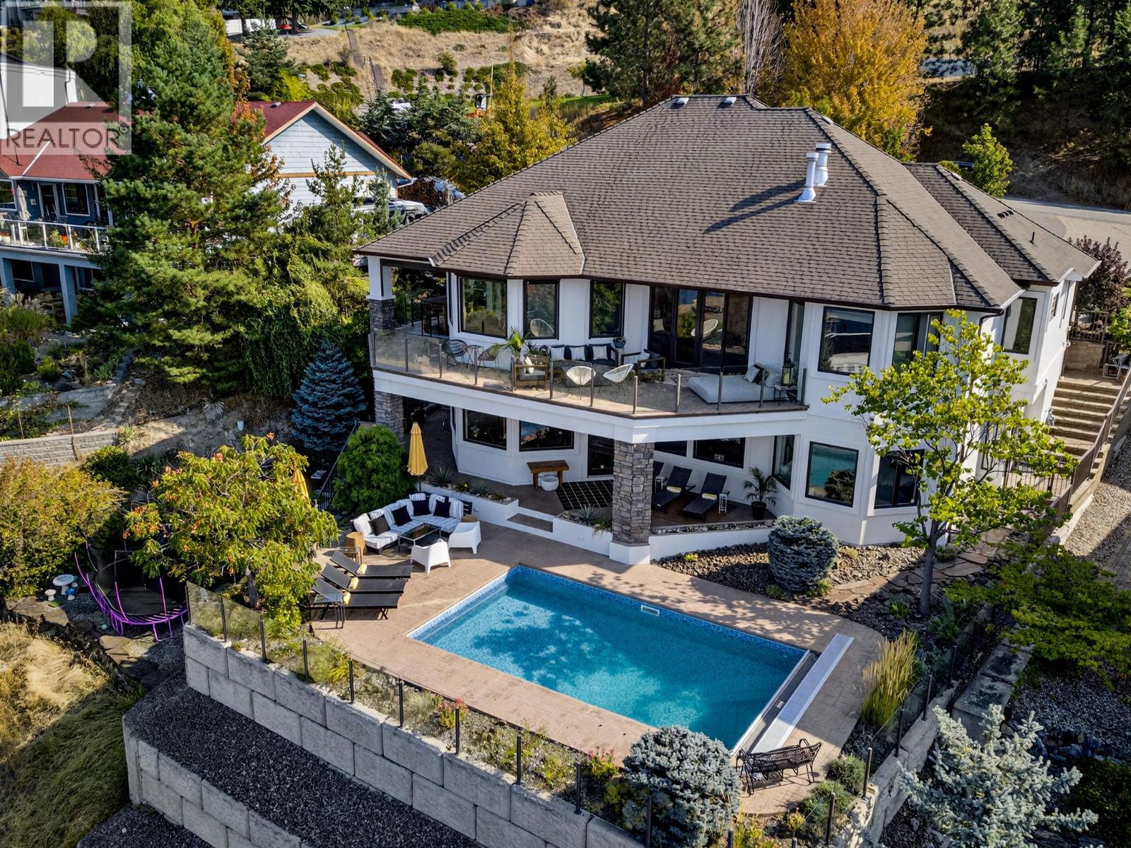 390 Okaview Road, Kelowna, British Columbia