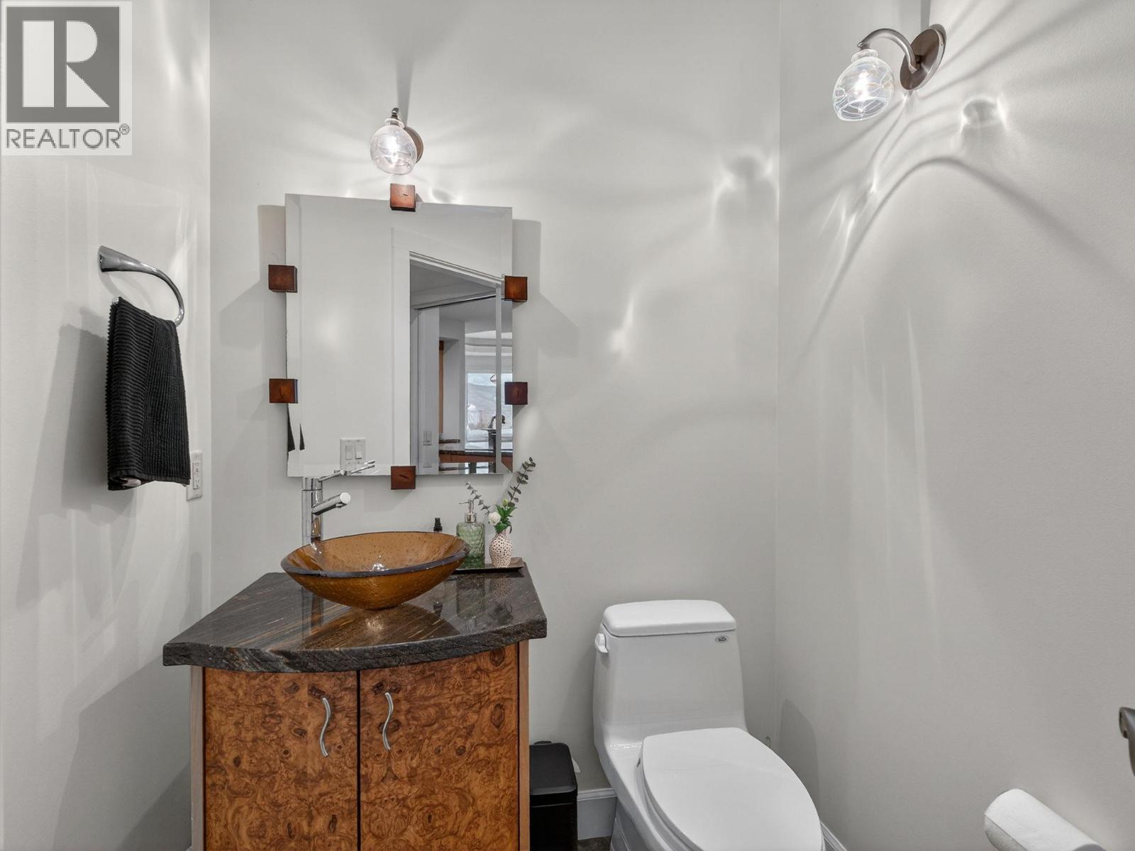 390 Okaview Road, Kelowna, British Columbia  V1W 4K3 - Photo 30 - 10378222