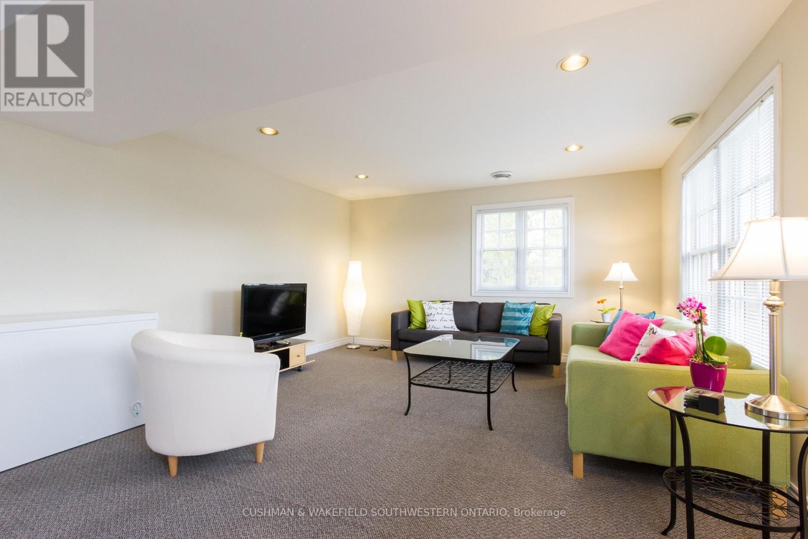 359-363 Duckworth Street, Barrie (Grove East), Ontario  L4M 3X8 - Photo 13 - S13032480