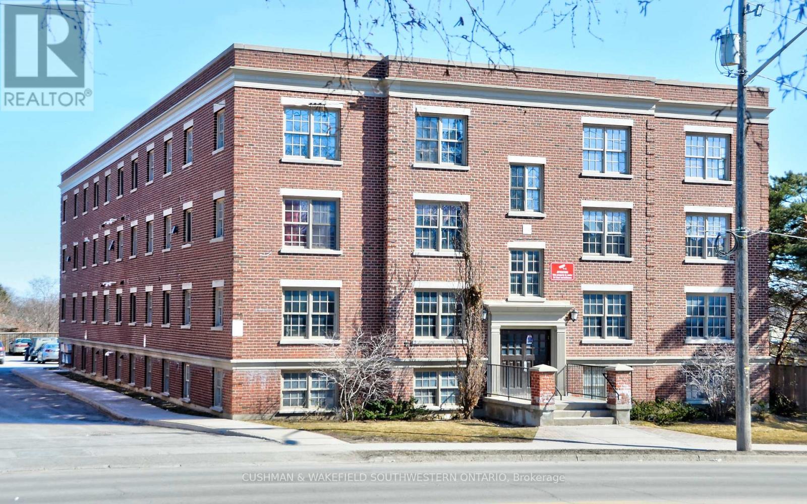 359-363 Duckworth Street, Barrie (Grove East), Ontario  L4M 3X8 - Photo 2 - S13032480