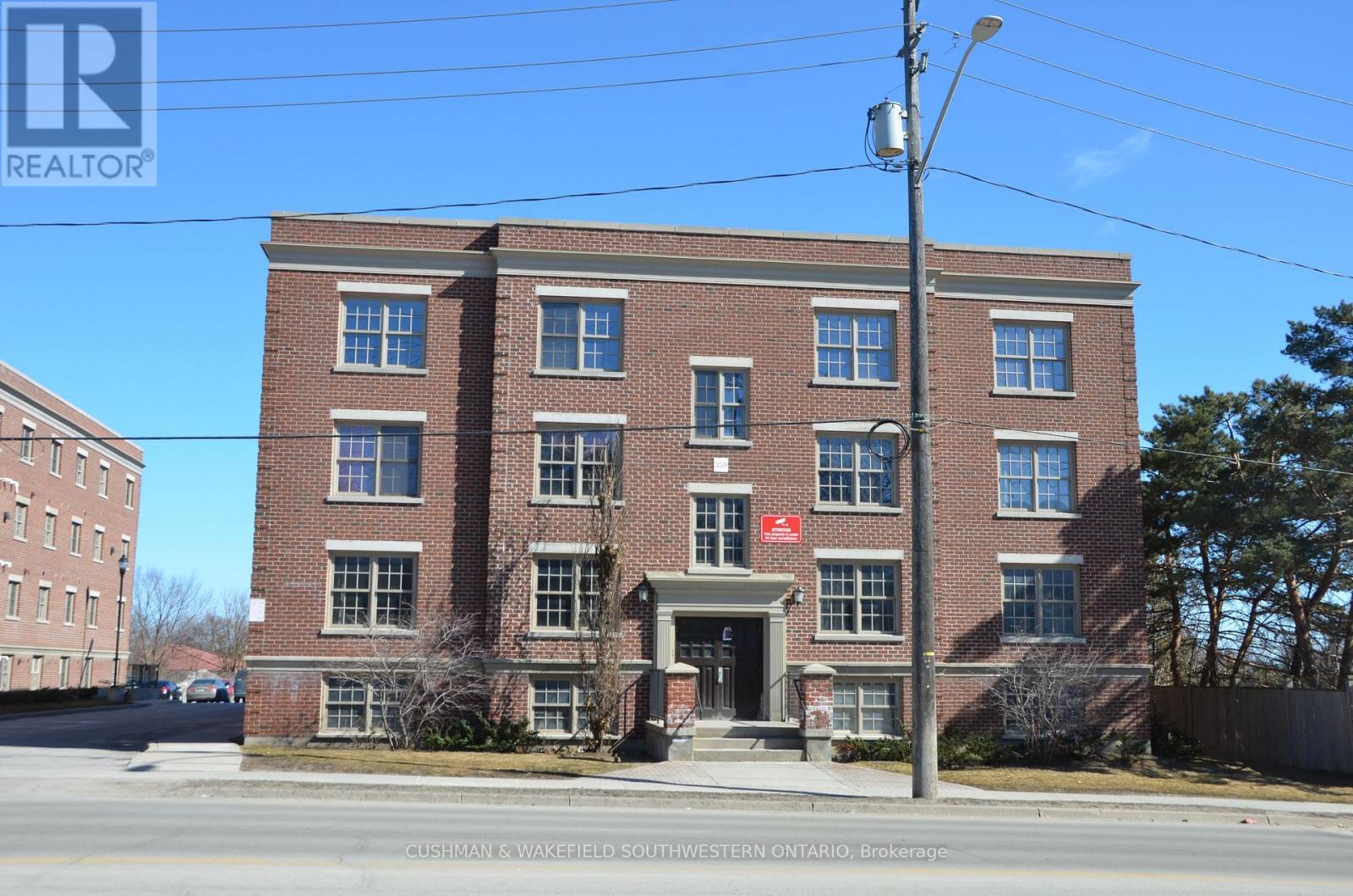 359-363 Duckworth Street, Barrie (Grove East), Ontario  L4M 3X8 - Photo 3 - S13032490