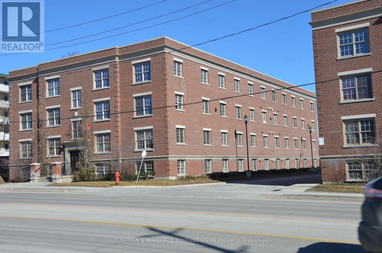 359-363 Duckworth Street, Barrie (Grove East), Ontario  L4M 3X8 - Photo 4 - S13032490