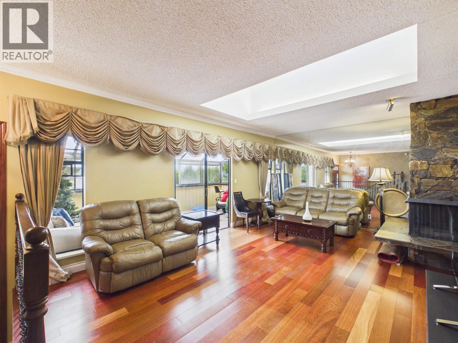 7730 Stanley Street, Burnaby, British Columbia  V5E 1V8 - Photo 3 - R3114395