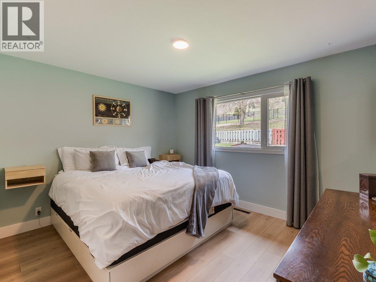 3557 Highway Drive, Trail, British Columbia  V1R 2T9 - Photo 18 - 10384413