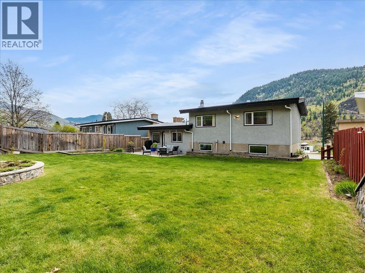 3557 Highway Drive, Trail, British Columbia  V1R 2T9 - Photo 40 - 10384413