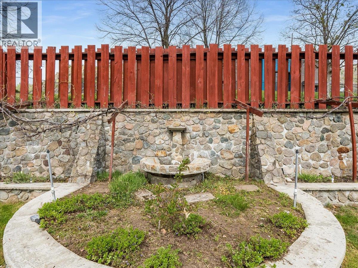 3557 Highway Drive, Trail, British Columbia  V1R 2T9 - Photo 48 - 10384413