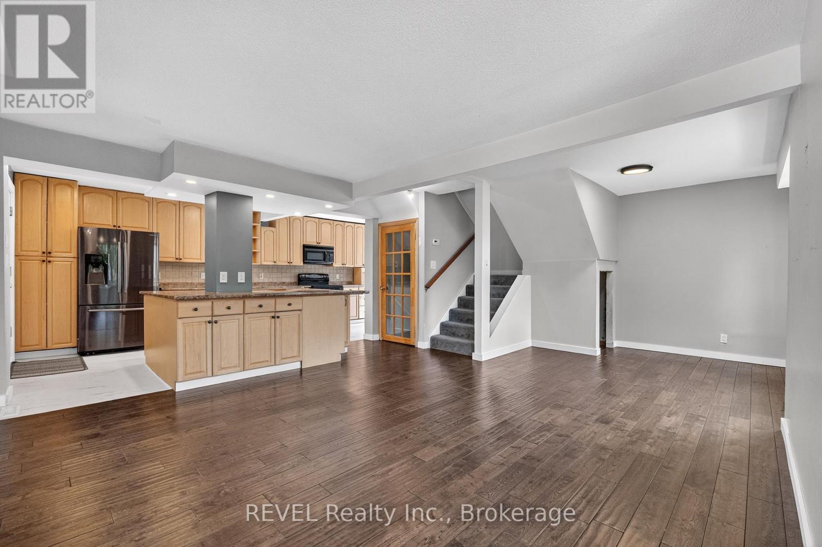 1367 St Marys Crescent, Burlington, Ontario  L7P 1S1 - Photo 11 - W13032520