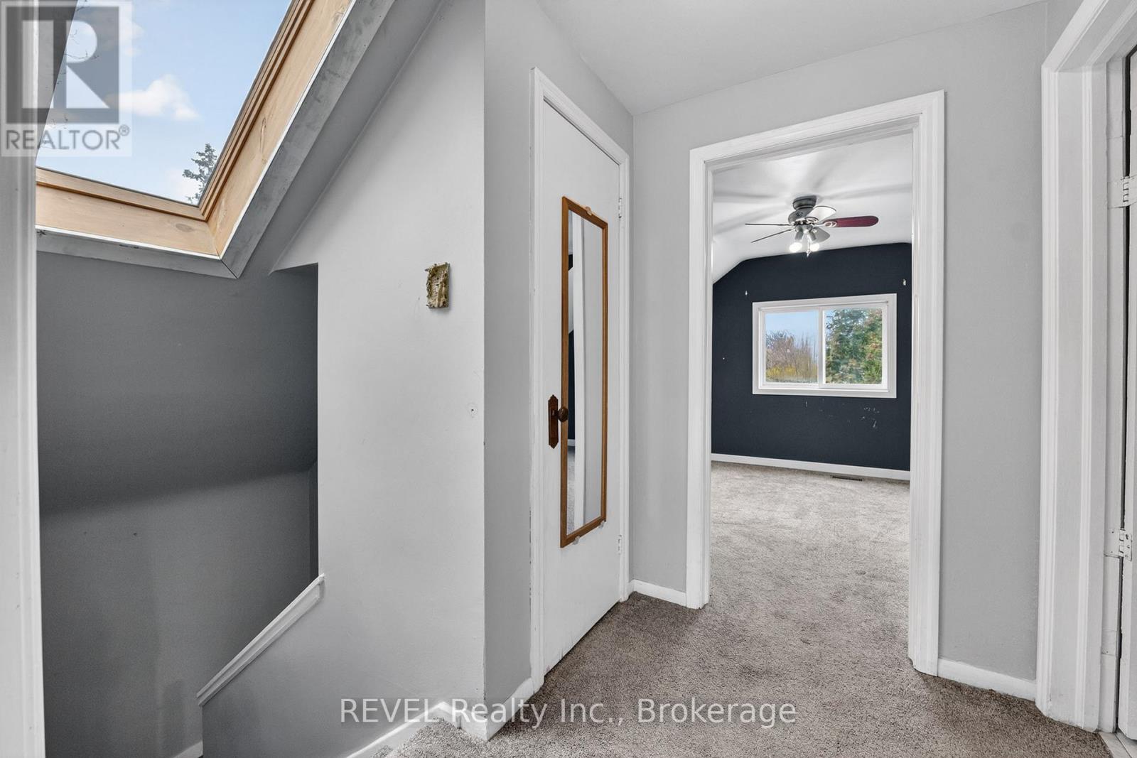 1367 St Marys Crescent, Burlington, Ontario  L7P 1S1 - Photo 17 - W13032520