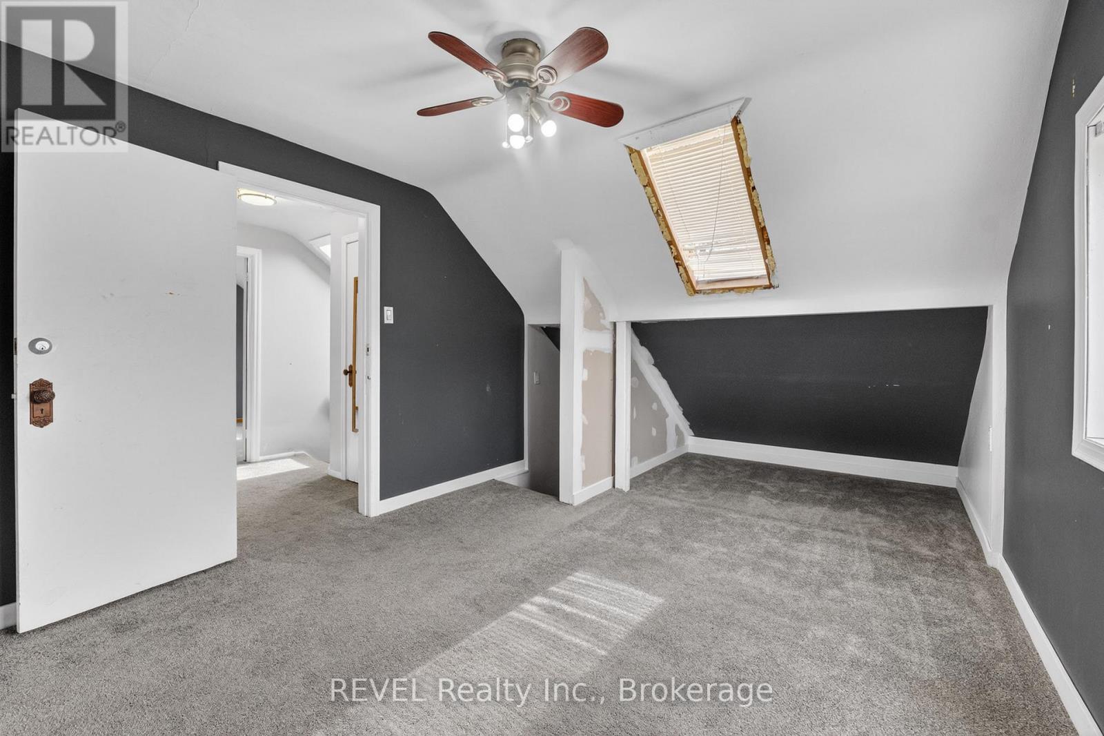 1367 St Marys Crescent, Burlington, Ontario  L7P 1S1 - Photo 21 - W13032520