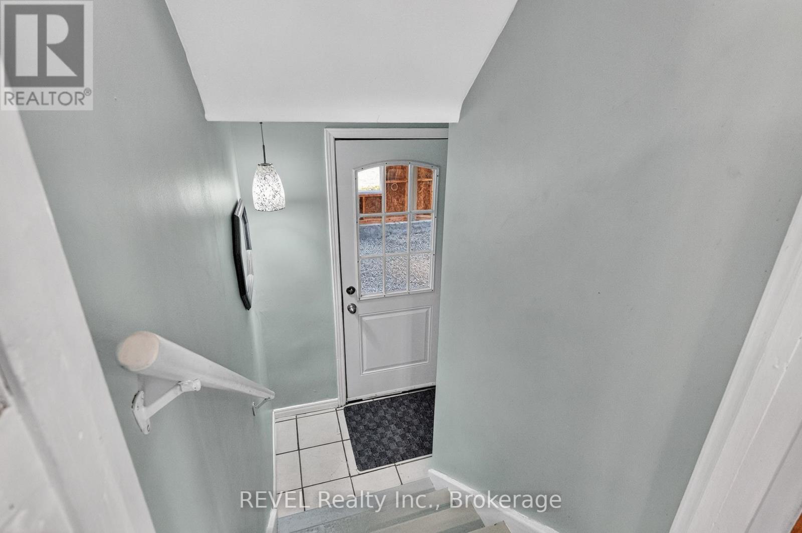 1367 St Marys Crescent, Burlington, Ontario  L7P 1S1 - Photo 23 - W13032520