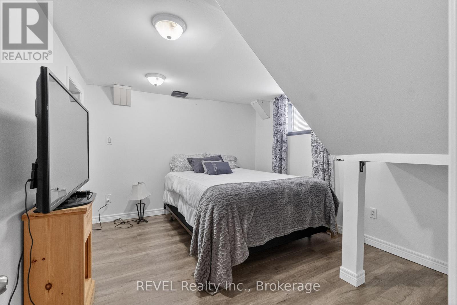 1367 St Marys Crescent, Burlington, Ontario  L7P 1S1 - Photo 26 - W13032520