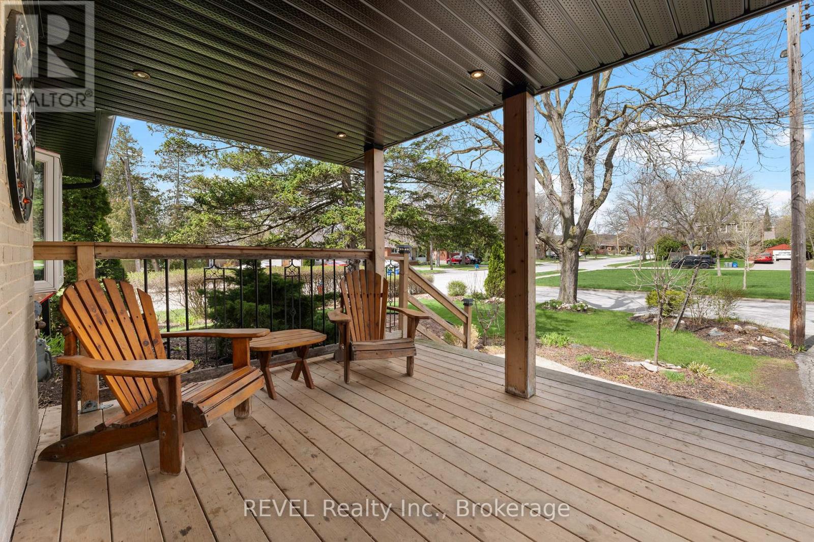 1367 St Marys Crescent, Burlington, Ontario  L7P 1S1 - Photo 3 - W13032520