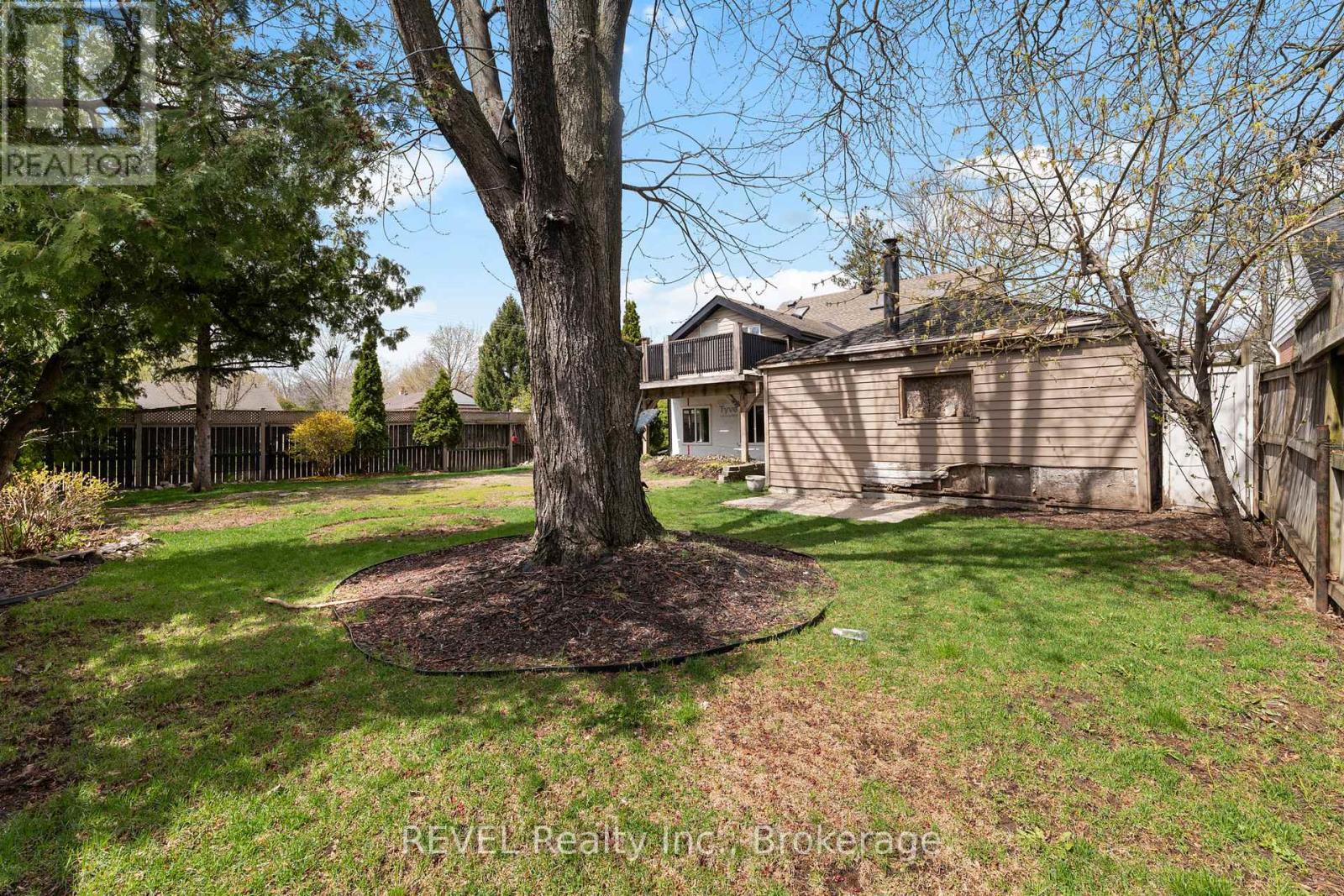 1367 St Marys Crescent, Burlington, Ontario  L7P 1S1 - Photo 33 - W13032520