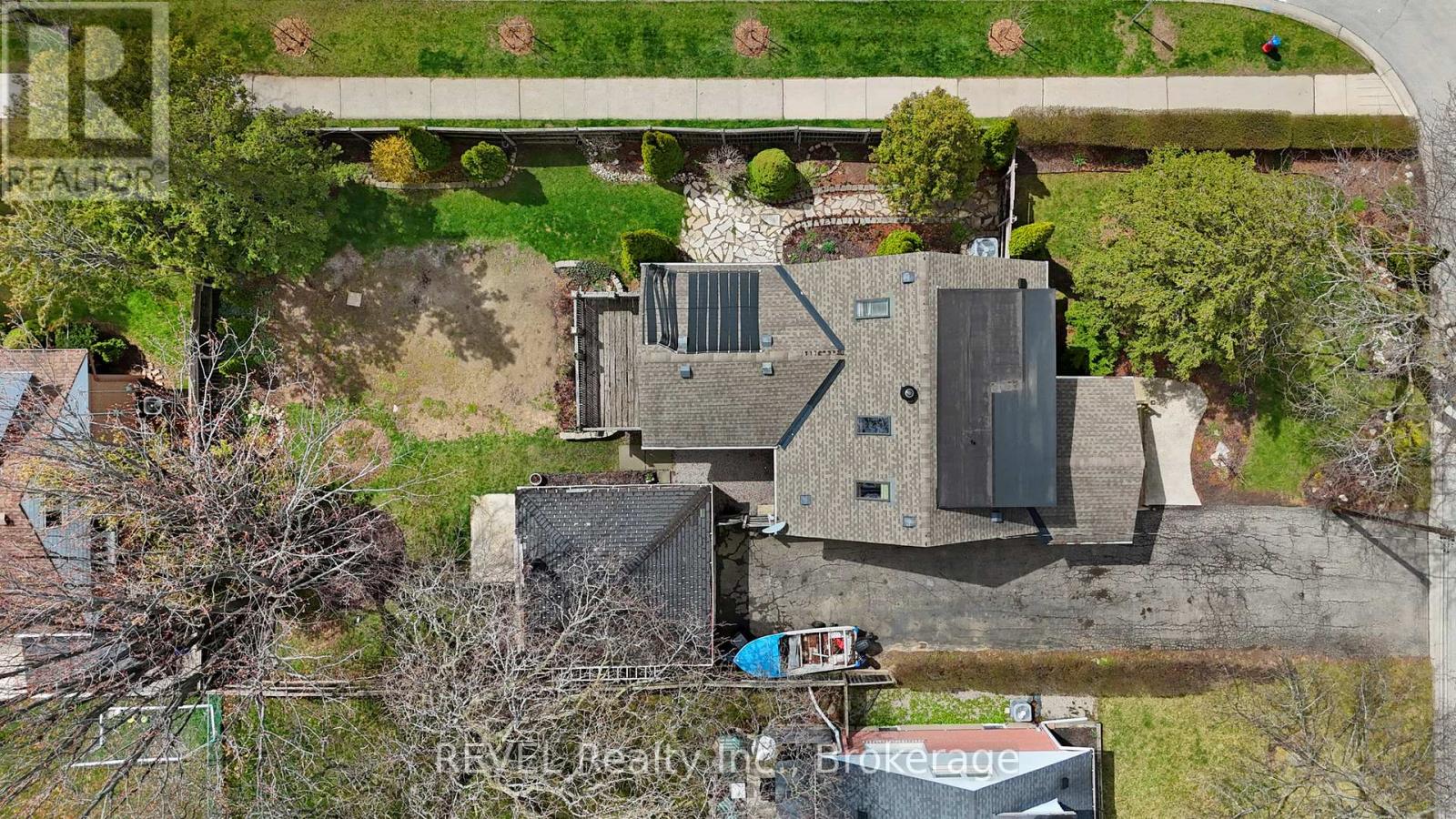 1367 St Marys Crescent, Burlington, Ontario  L7P 1S1 - Photo 4 - W13032520