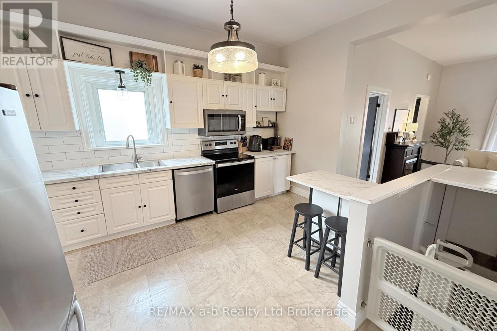 688 Henry Street, Woodstock, Ontario  N4S 1Y3 - Photo 12 - X13032432