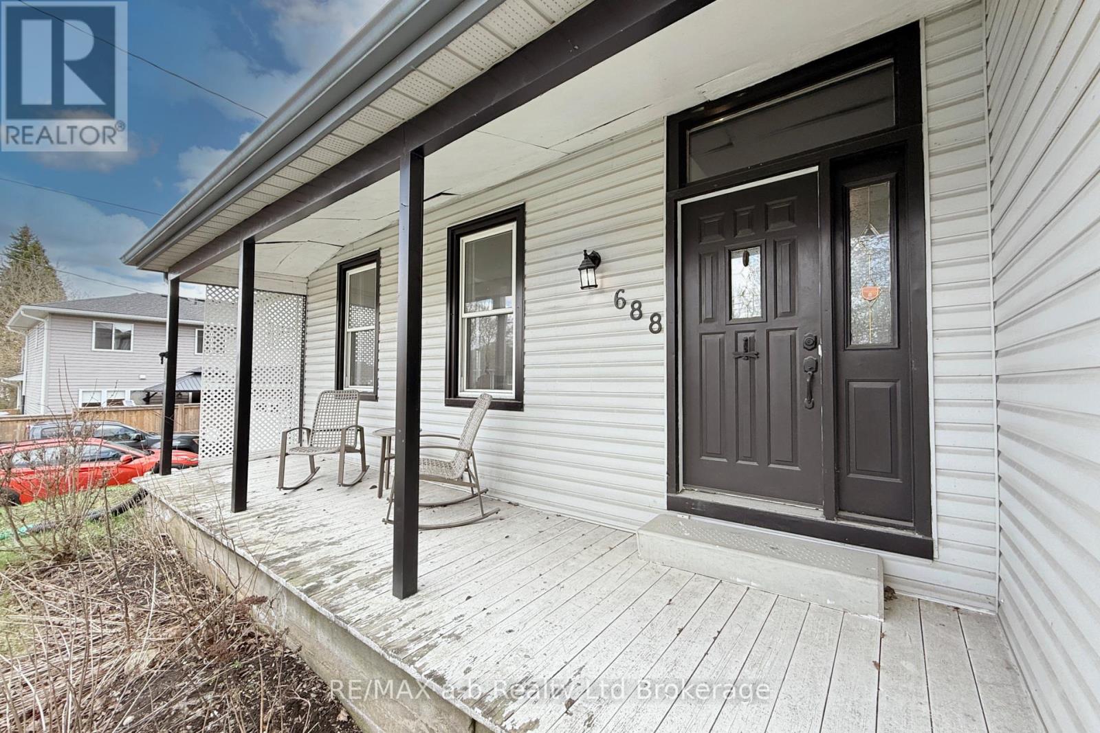 688 Henry Street, Woodstock, Ontario  N4S 1Y3 - Photo 4 - X13032432