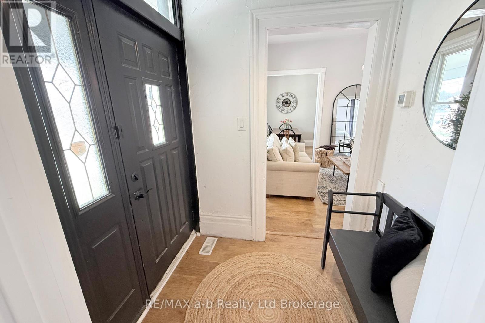 688 Henry Street, Woodstock, Ontario  N4S 1Y3 - Photo 5 - X13032432