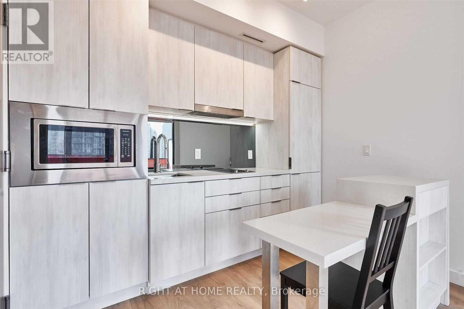 1716 - 215 Queen Street W, Toronto, Ontario  M5V 0P5 - Photo 19 - C13032446